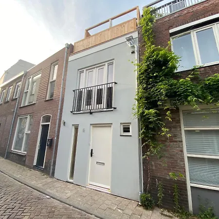 Stylish House In The Heart Of Center Apartment