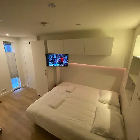 아파트 Stylish House In The Heart Of Center 브레다